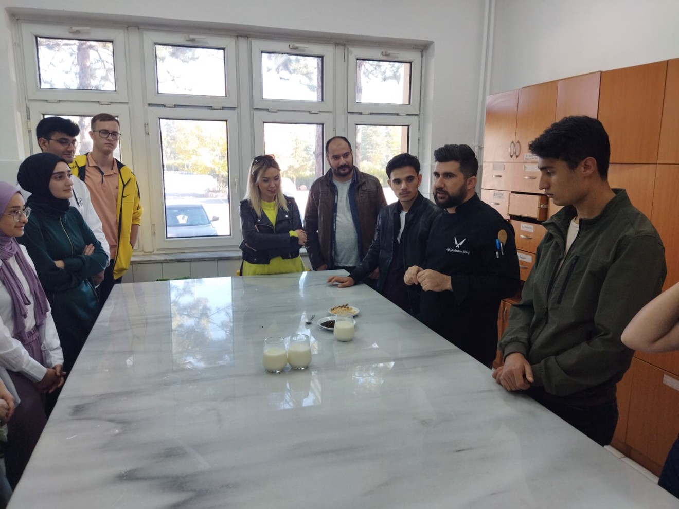 Birinci Sınıflara Uygulama Mutfağı Gezdirildi